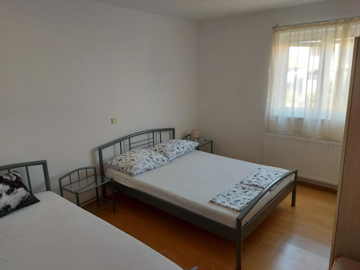 شقة Apartman Luka فوديس المظهر الخارجي الصورة