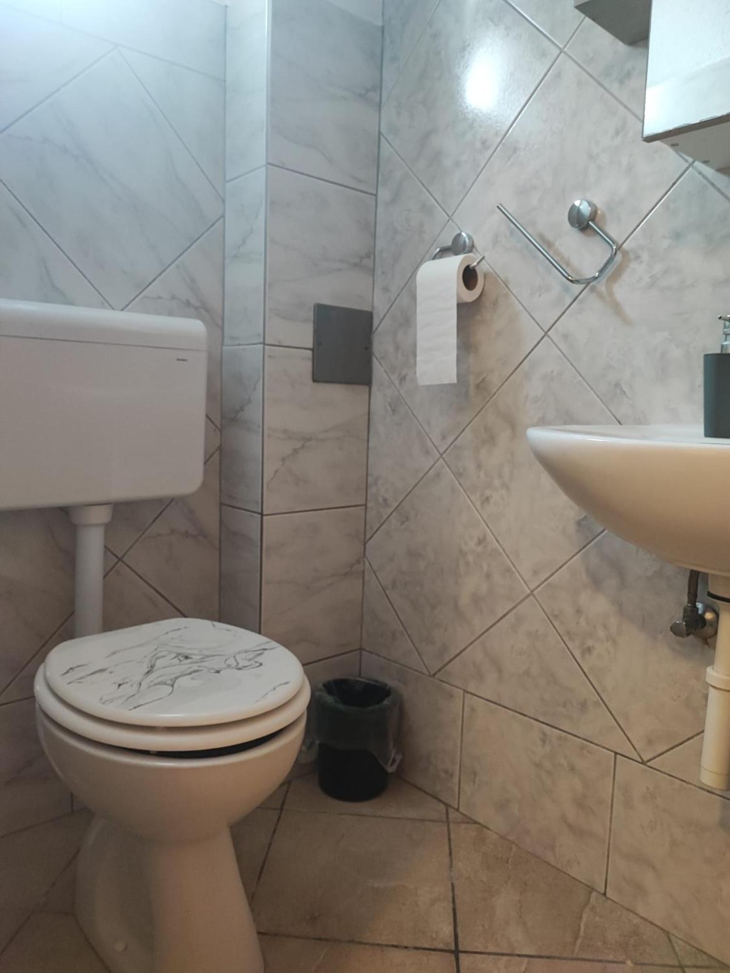 شقة Apartman Luka فوديس المظهر الخارجي الصورة