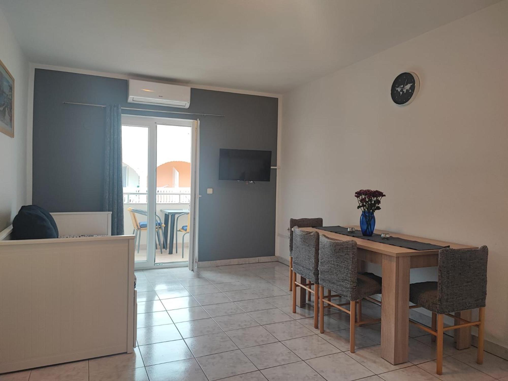 شقة Apartman Luka فوديس المظهر الخارجي الصورة