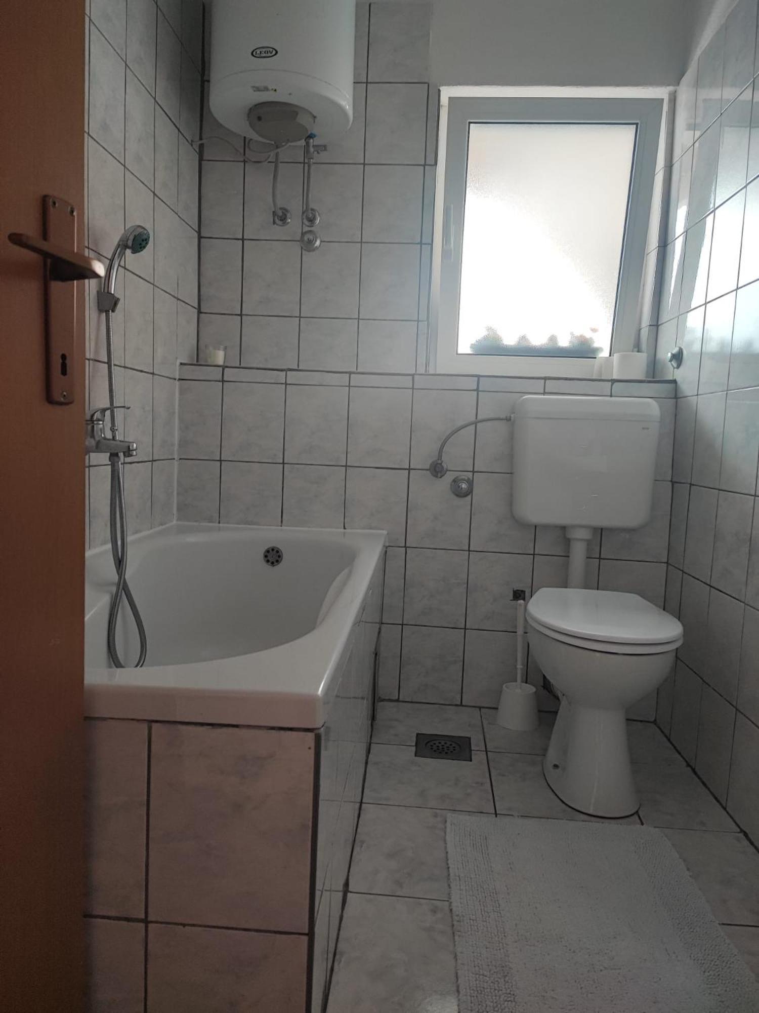 شقة Apartman Luka فوديس المظهر الخارجي الصورة