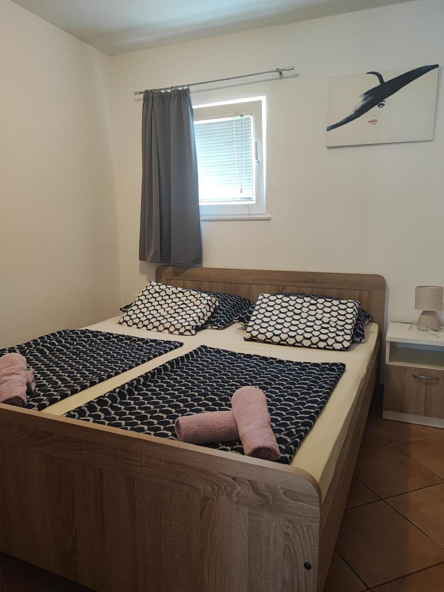 شقة Apartman Luka فوديس المظهر الخارجي الصورة