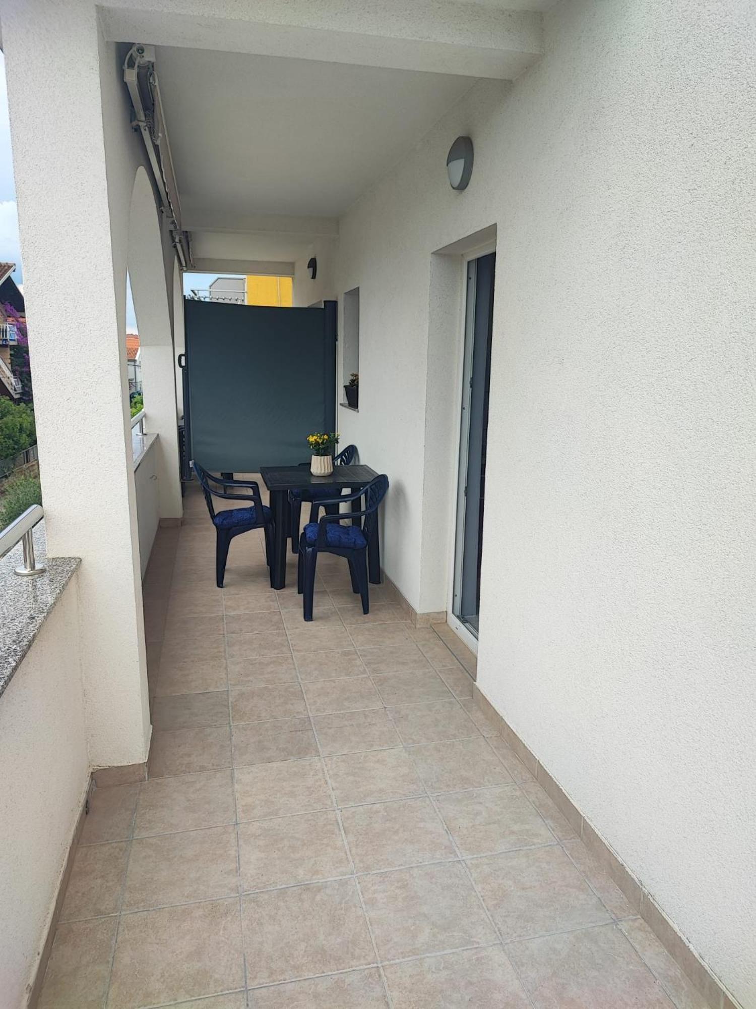 شقة Apartman Luka فوديس المظهر الخارجي الصورة