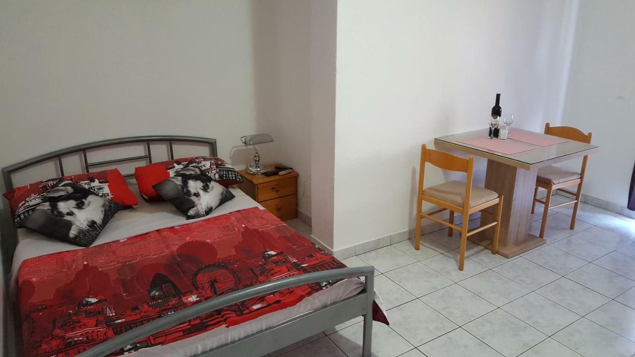 شقة Apartman Luka فوديس المظهر الخارجي الصورة